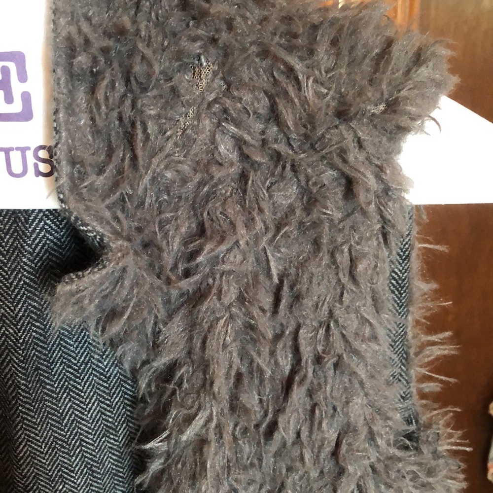 Vest - Picture 6 of 8